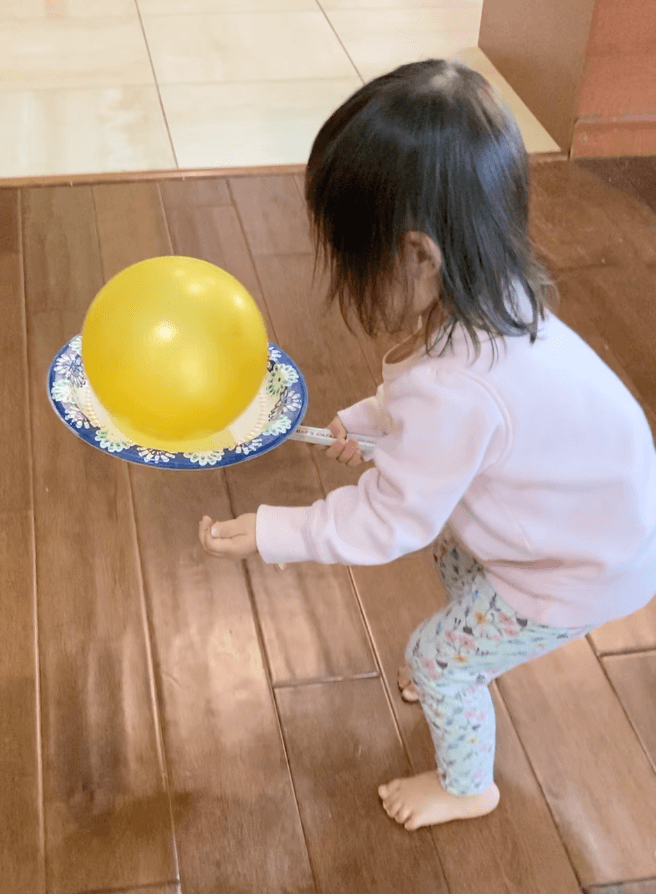 Paper Plate Balloon Racket