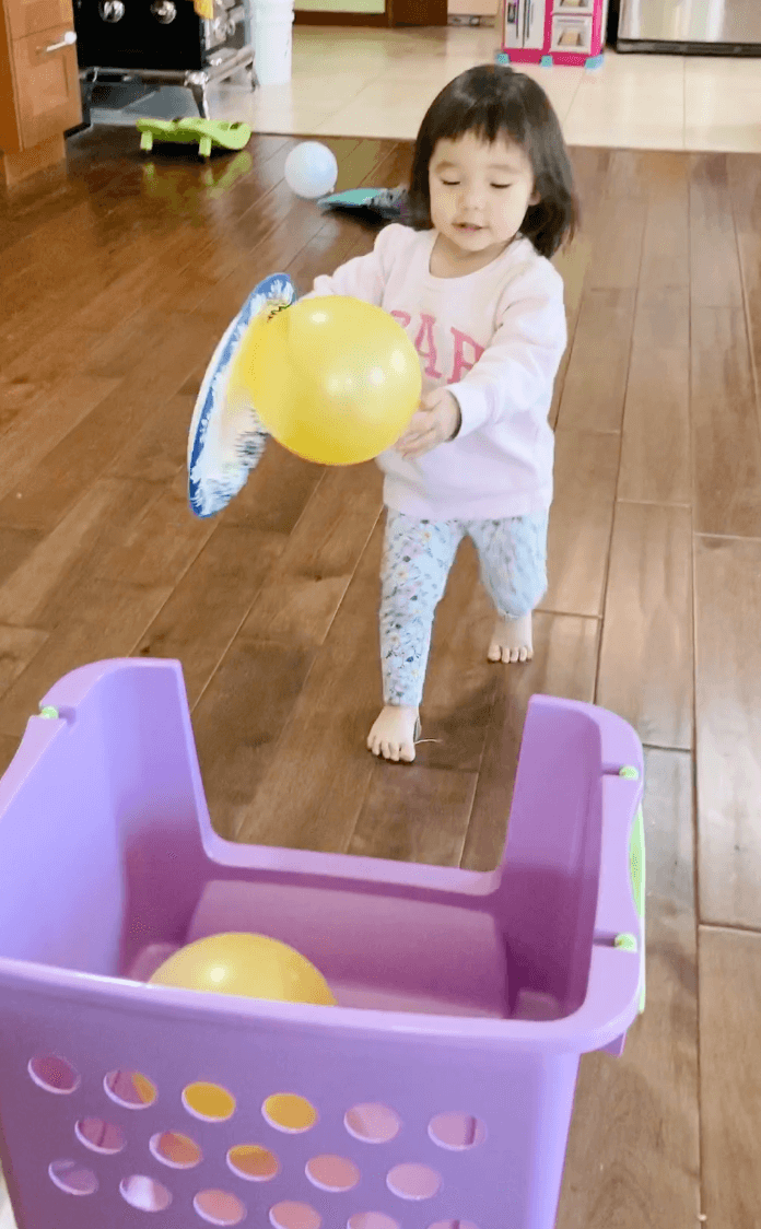 Paper Plate Balloon Racket