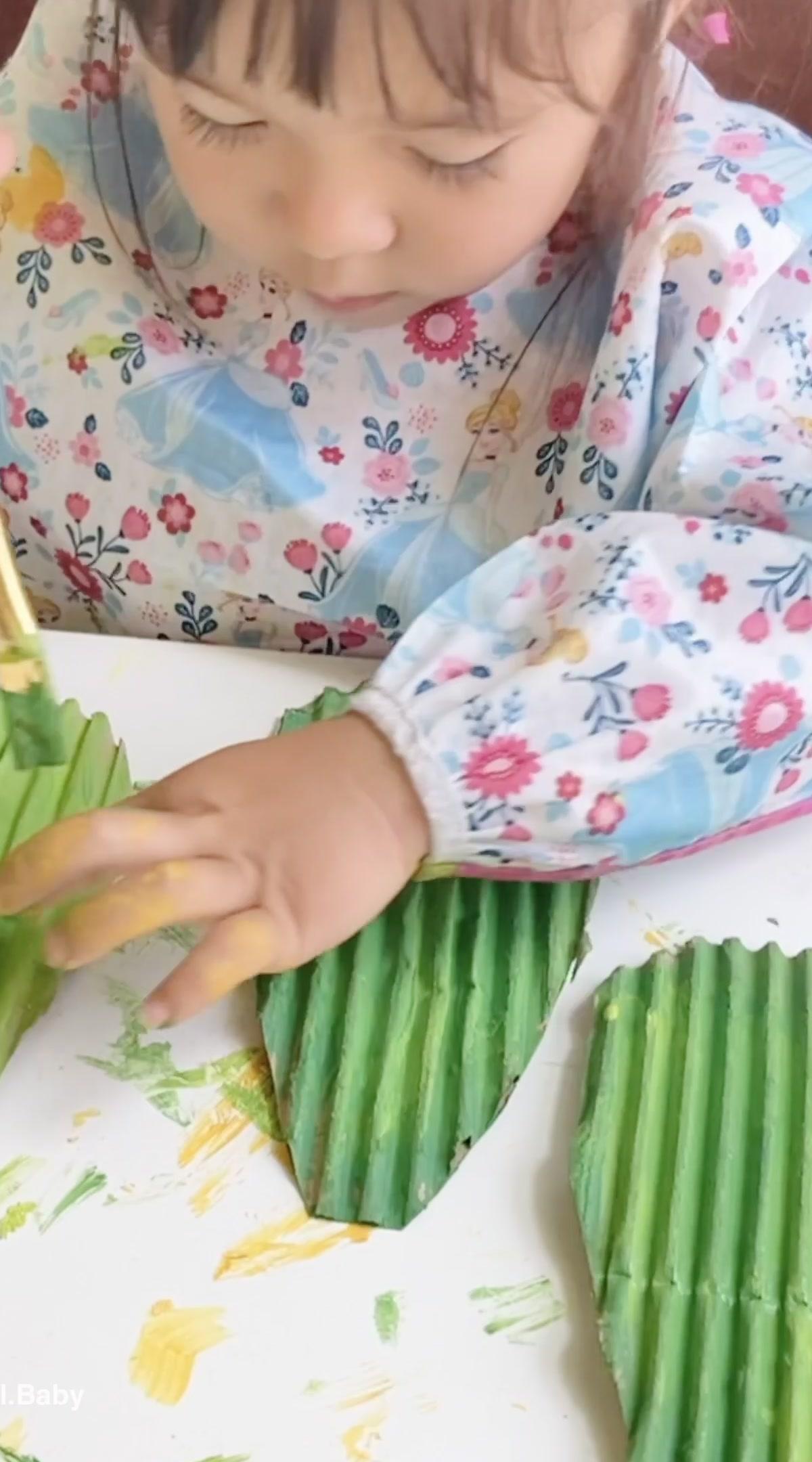 Bubble Wrap Pineapple Craft