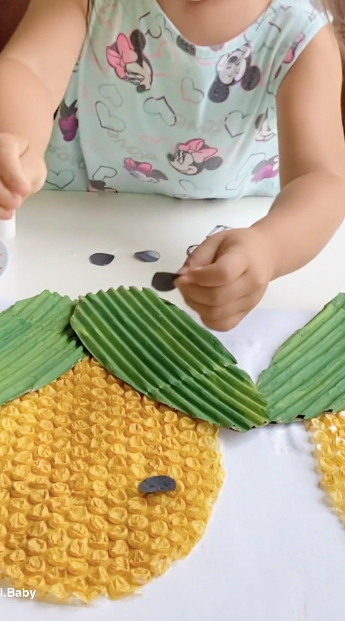 Bubble Wrap Pineapple Craft