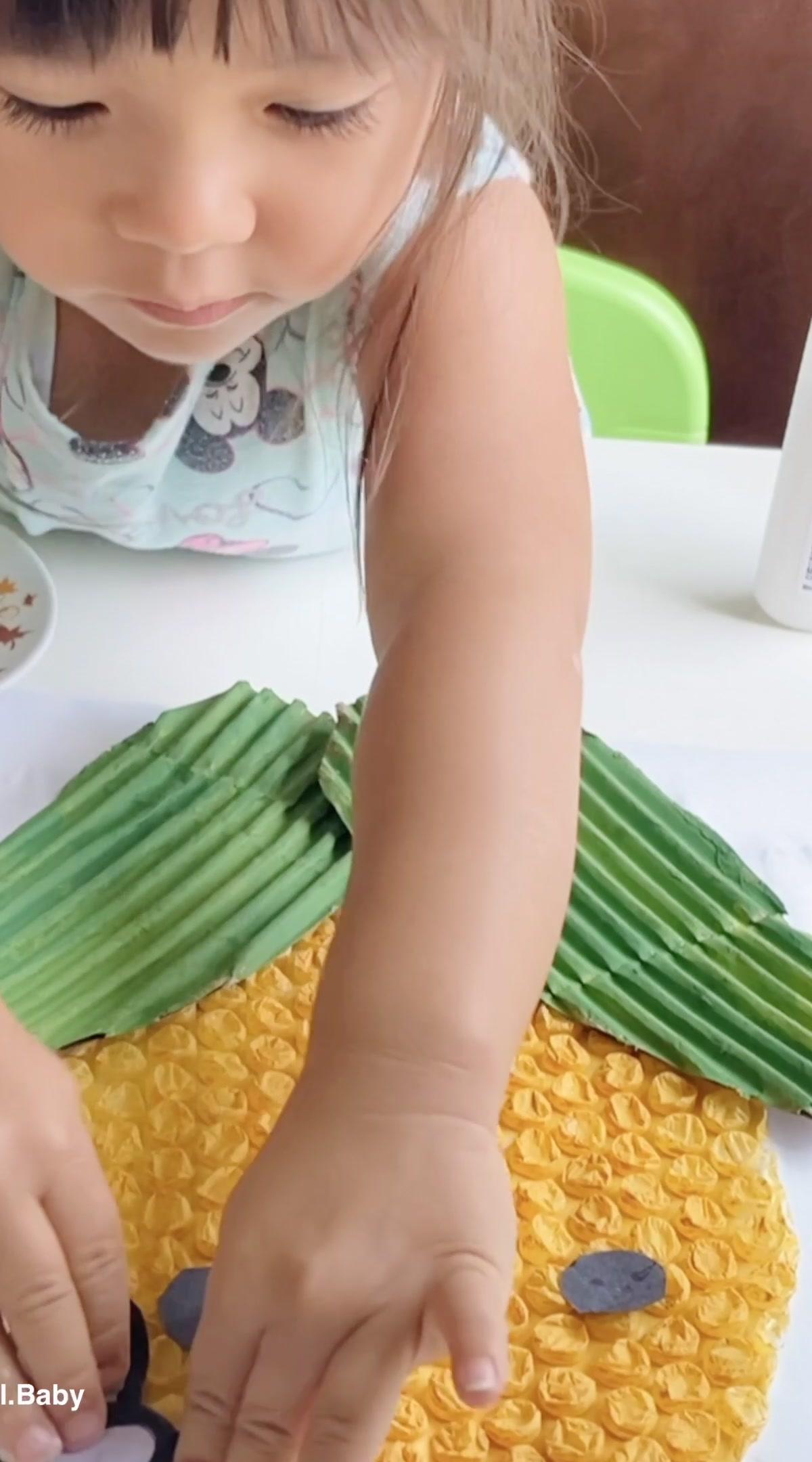Bubble Wrap Pineapple Craft