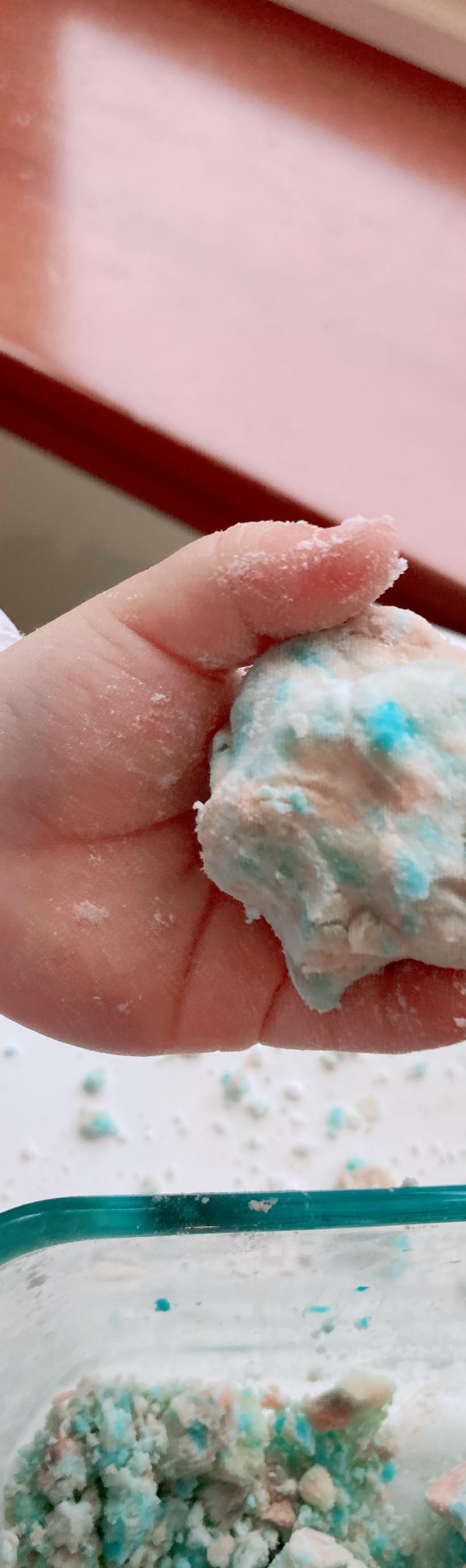 Fizzy Baking Soda Snowman