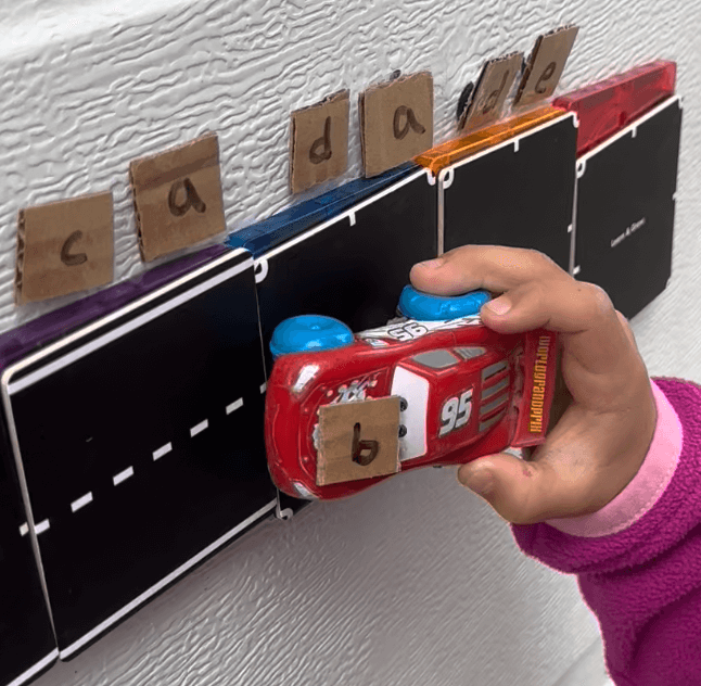 Magnetic Road Animal Food Match