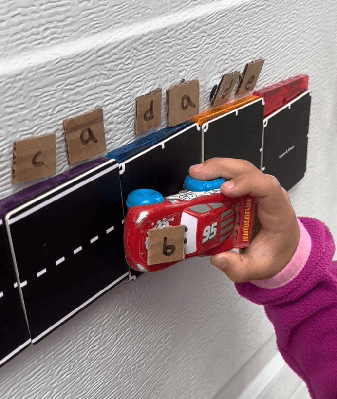 Magnetic Road Animal Food Match