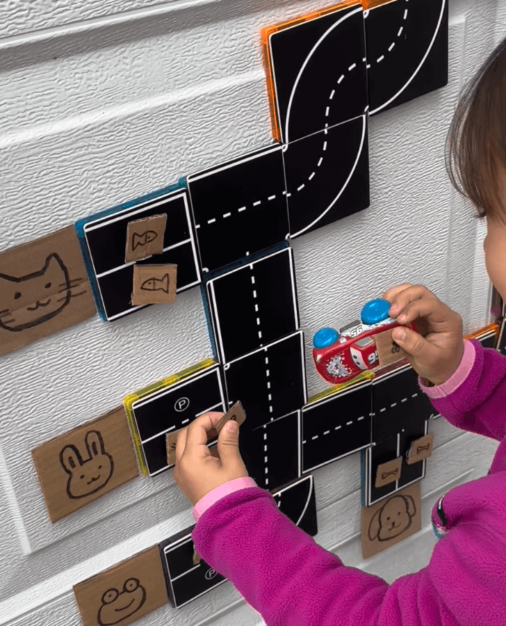 Magnetic Road Animal Food Match