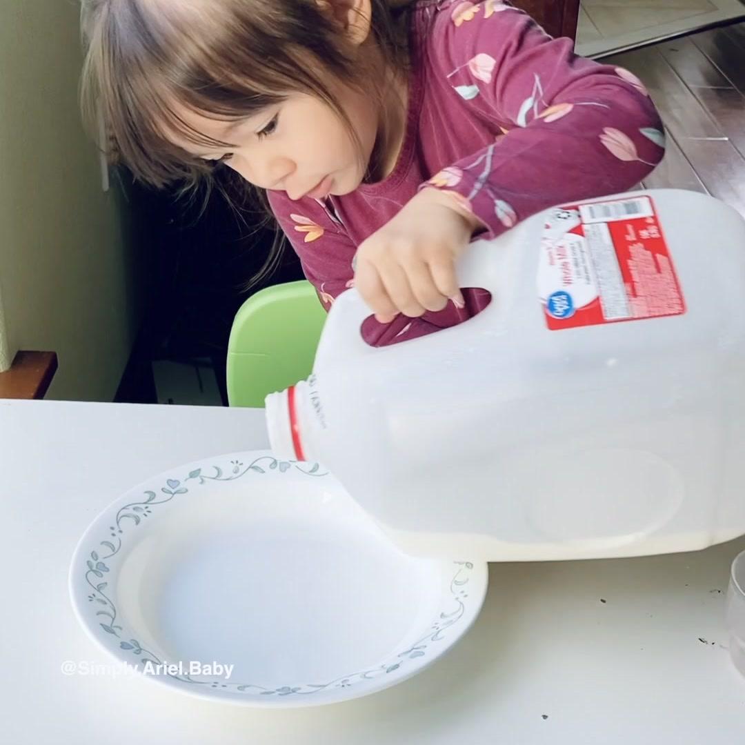 Milk Magic Color Swirl