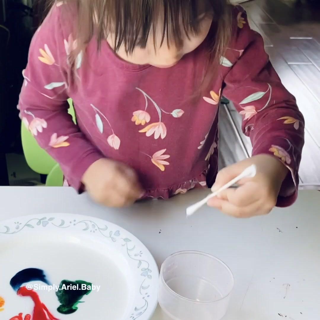 Milk Magic Color Swirl
