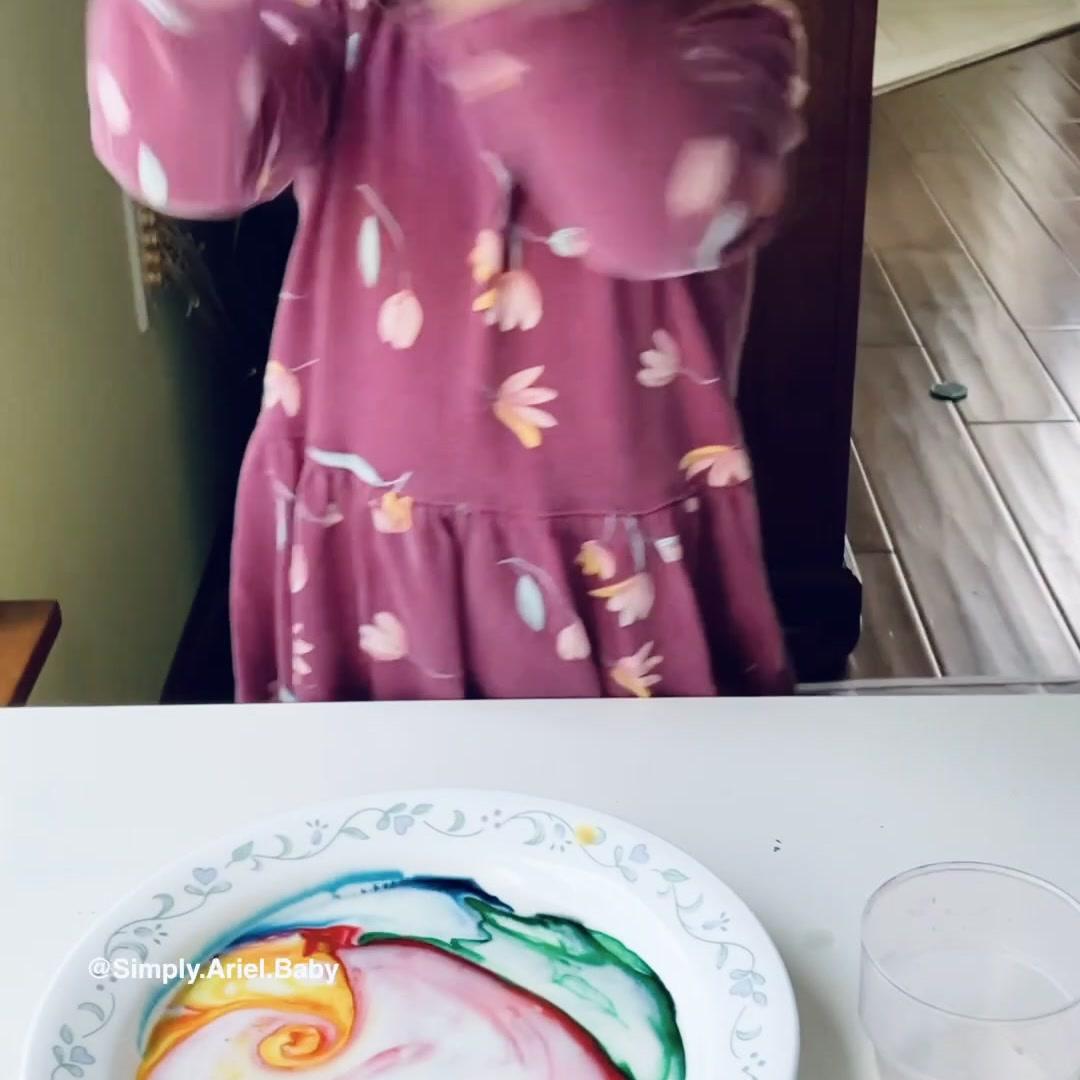 Milk Magic Color Swirl